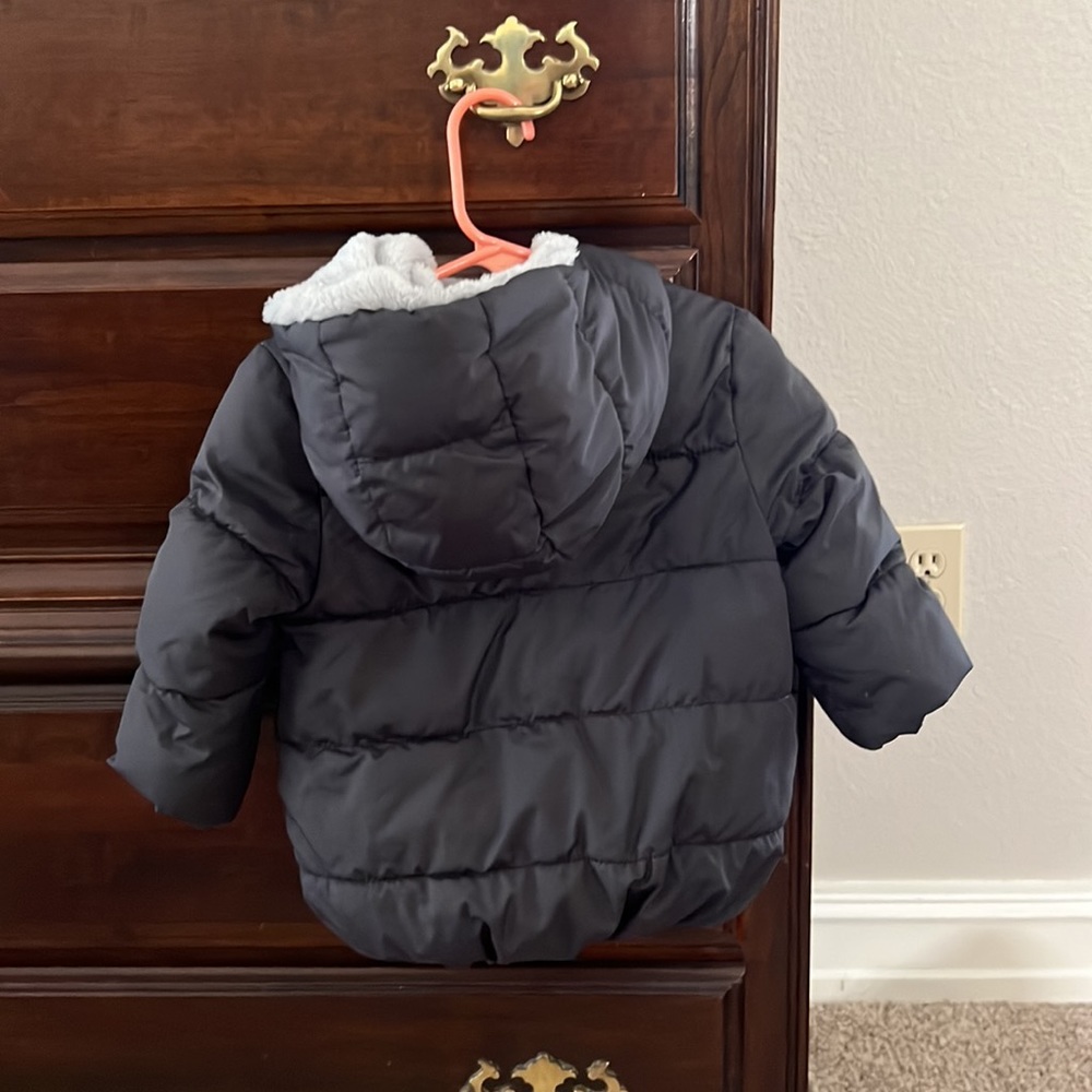 Toddler Old Navy Gray Puffer Jacket - Picture 2 of 3